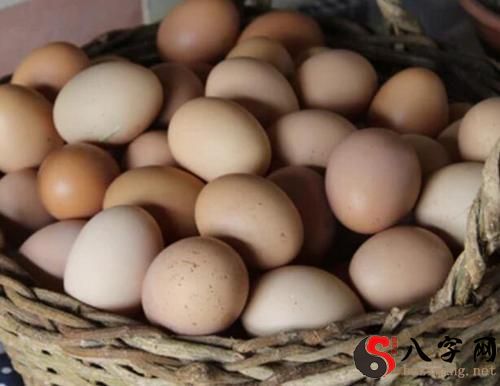 梦见拾到很多鸡蛋